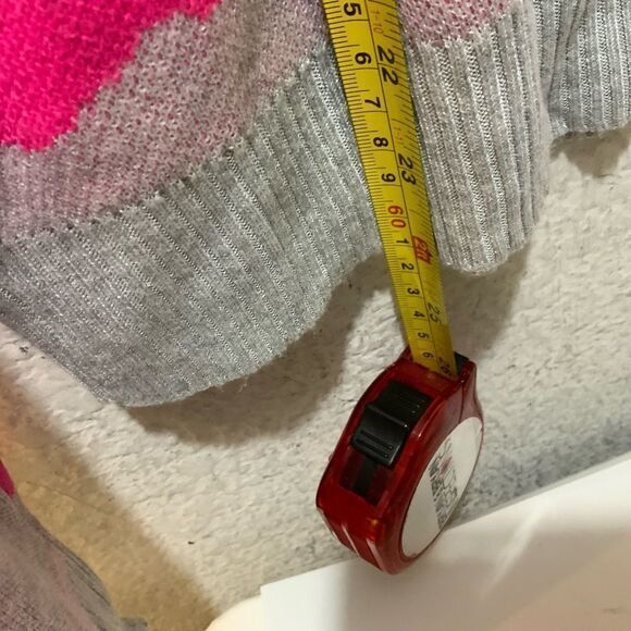 NEW Fate neon pink camo sweater.Super soft light weight size L - Picture 9 of 11